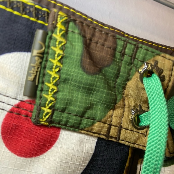 Vintage Quicksilver army & navy camo swim shorts - Picture 7 of 15